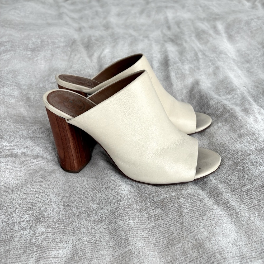Tory Burch Raya Creme Leather Mule Sandal. Size 6.5